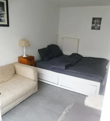 Studio With Kitchen, Shower Garden